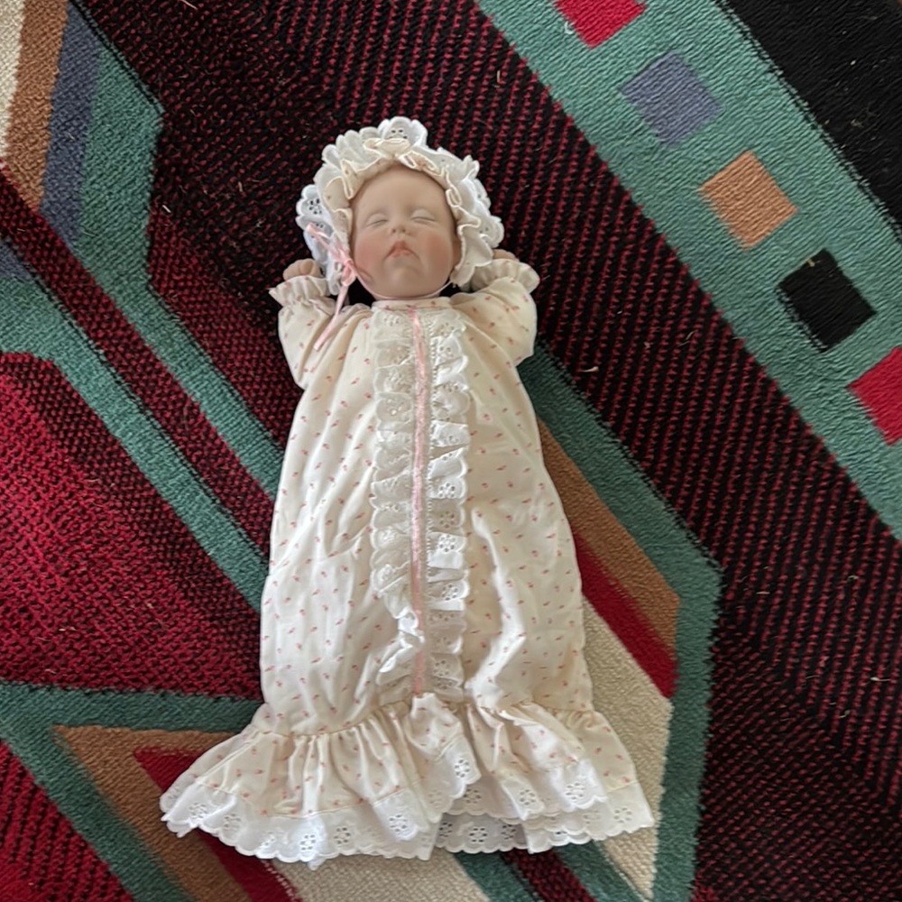 Vintage Baby Doll in White Lace Dress